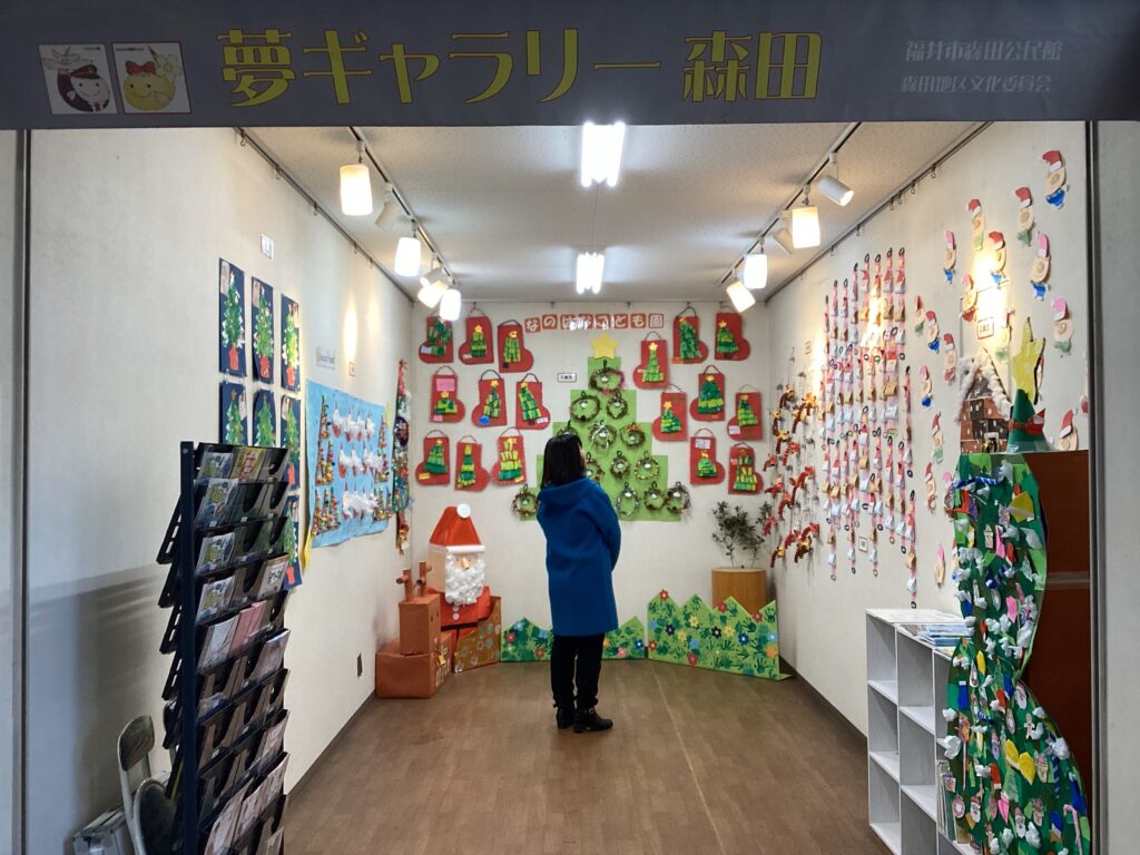 森田駅の夢ギャラリーに展示しています🎄